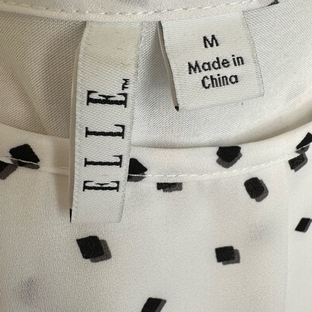 ELLE white with black squares shirt, size medium. - Picture 4 of 4